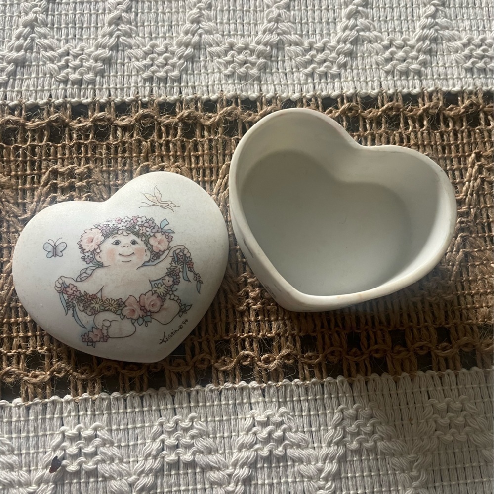 BOGO 🌸🌼 Dreamsicles Angel miniature heart shaped box